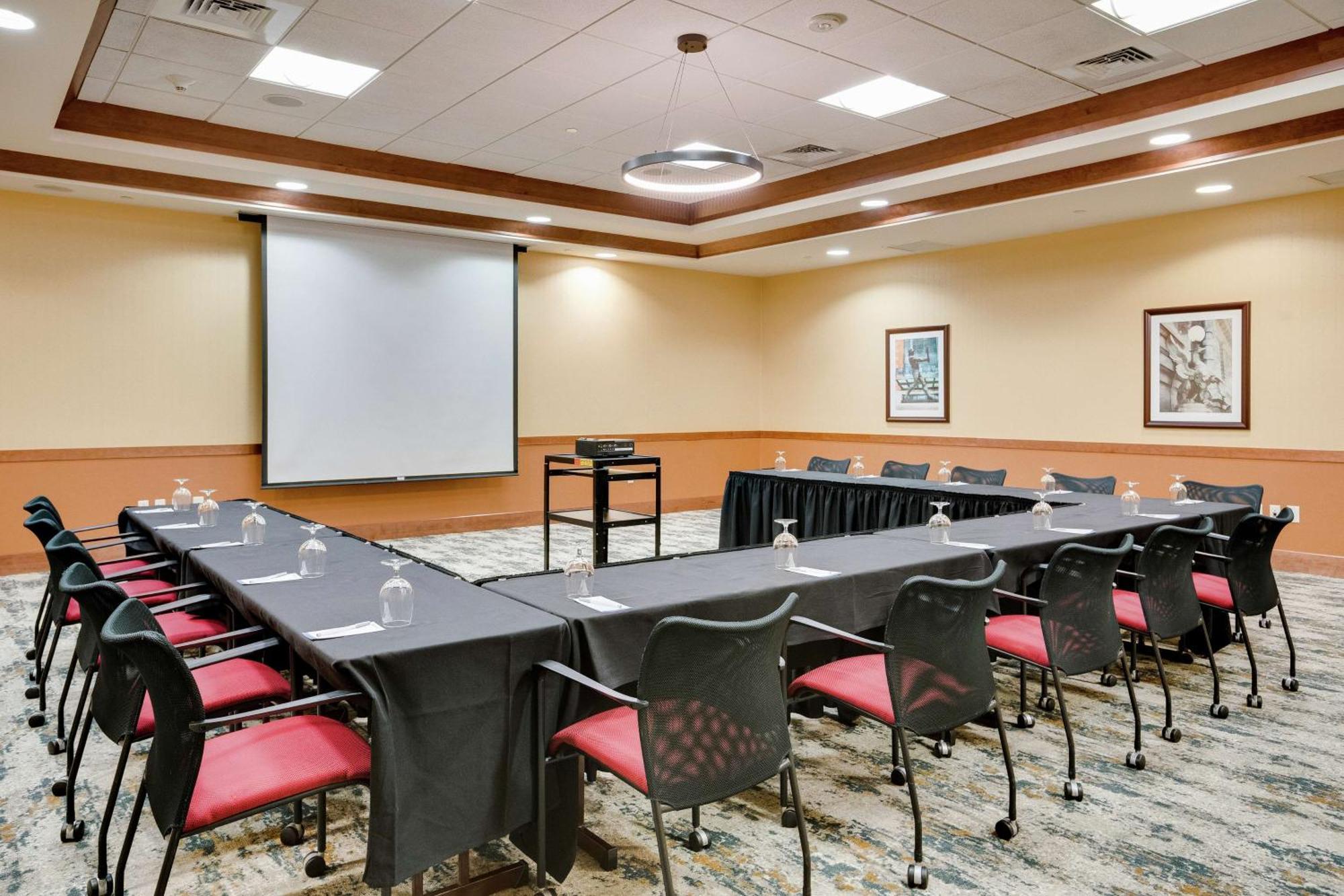 Hilton Garden Inn Milwaukee Airport Exterior foto