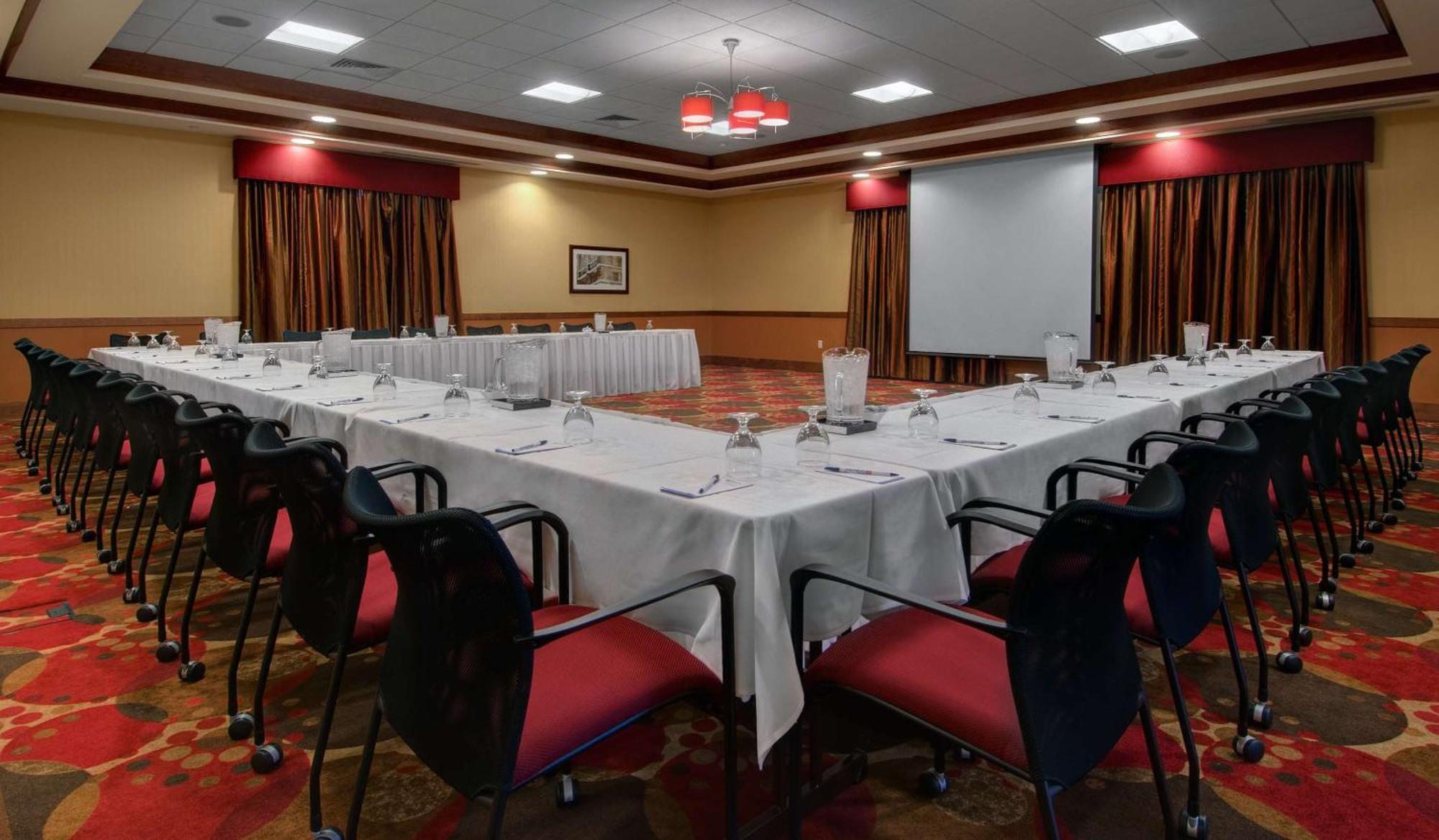 Hilton Garden Inn Milwaukee Airport Afaceri foto