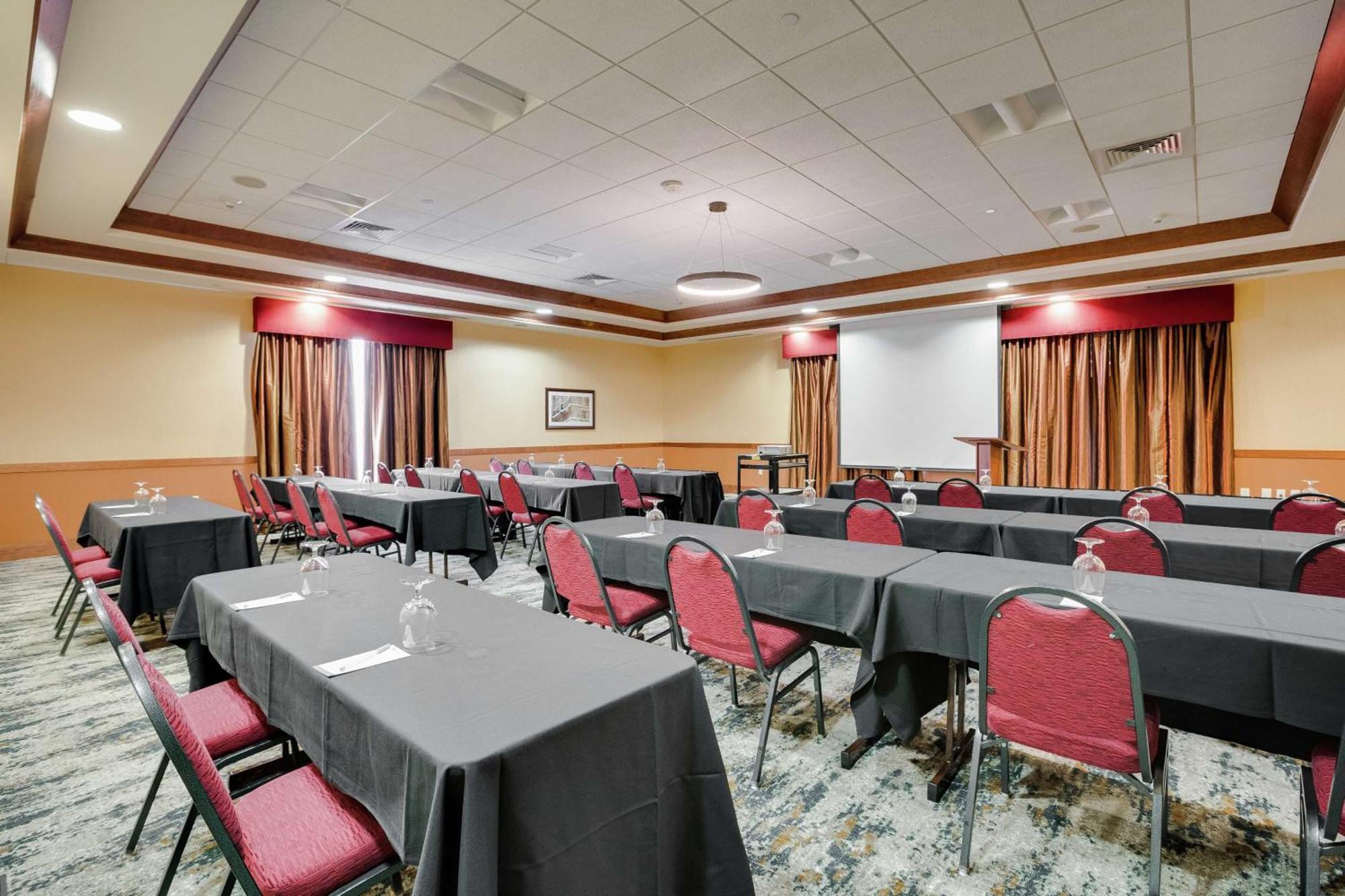 Hilton Garden Inn Milwaukee Airport Exterior foto