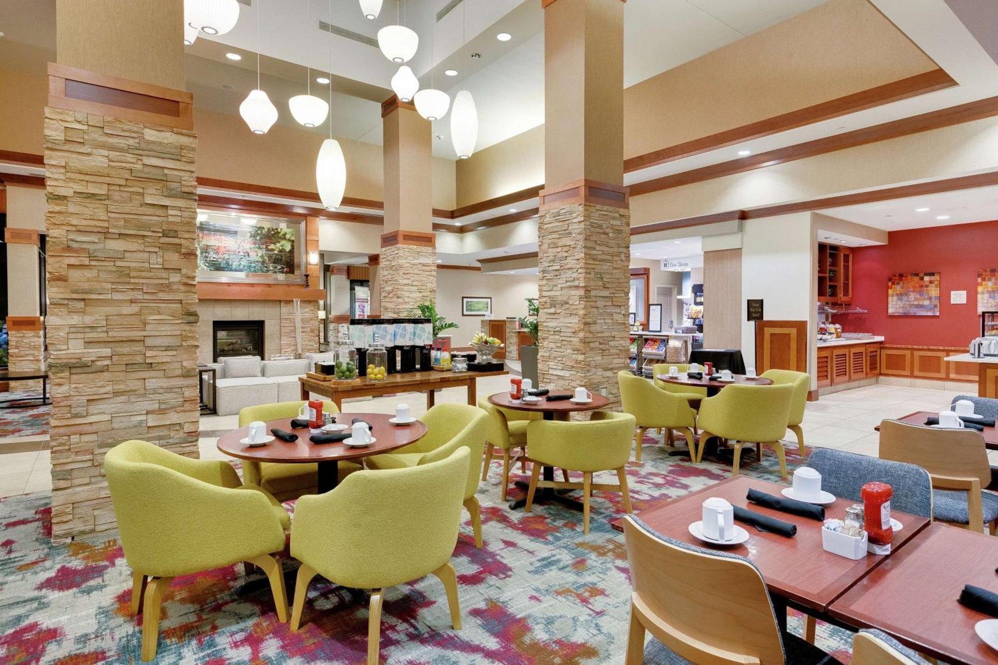 Hilton Garden Inn Milwaukee Airport Exterior foto